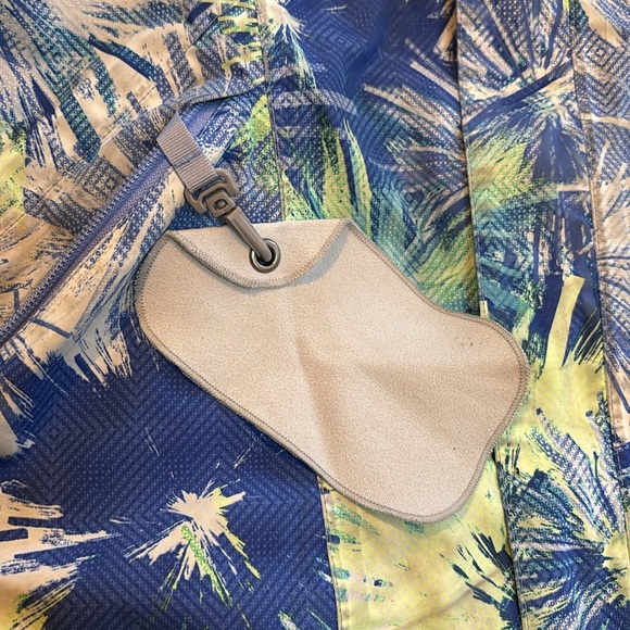 The North Face Girls HyVent Jacket - Picture 7 of 14